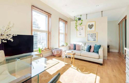 Welcome London Piccadilly Circus - Photo 1