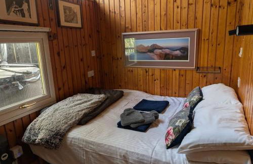 Belle 2 bedroom log cabin with hot tub, forest and loch - Foto 7
