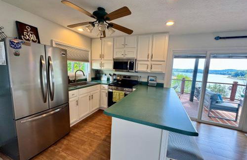 Cozy Lakefront Holiday Getaway! - Foto 10