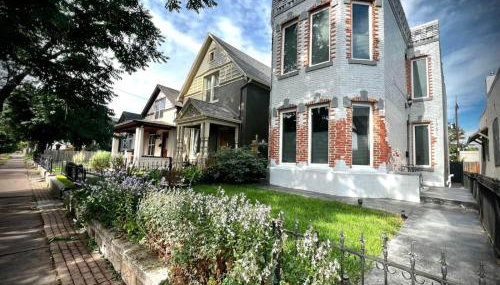 UPTOWN CASTLE - CITY VIEWS - THEATER & CONVENTION DISTRICT! - Foto 2