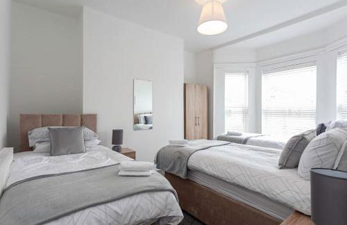 Spacious Comfortable house close to Etihad+parking - Foto 11