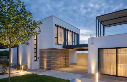 Design Villa Noble with Spa - Photo 25