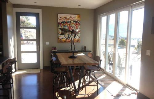 Barnwood Chateau with 2 Master Suites Hot Tub - Foto 11