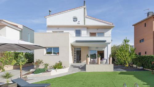 Fantástica casa en alquiler con piscina en Vilanova i la Geltrú - Foto 1, Garden