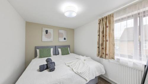 The Belvedere Stay - Free Parking, Spacious Garden, Super King Bed - Photo 2