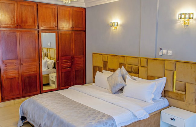 G&G Residency - Photo 12