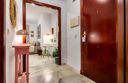 Piso con patio privado y parking Nervión Sevilla - Foto 16