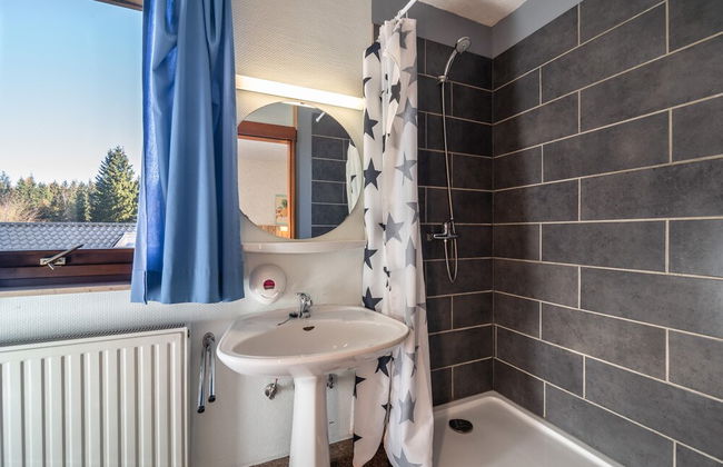 Mansion With Pool & Bar - Photo 31