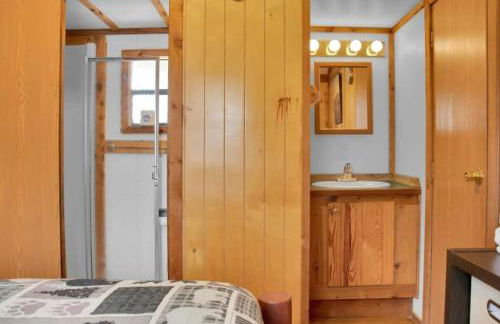 Homey Cabin in Bloomington with Views - Foto 12