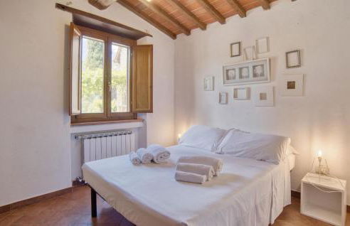 8 Bedroom Awesome Home In Arezzo - Foto 27