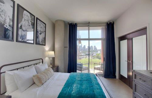 Mid Century Modern Downtown Condo | 30+ Night Min - Foto 26