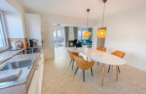 Alb-Suite Family Friendly Premium 2BR Apartment - Photo 17