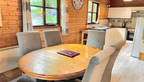 Goldcrest 1-Hot Tub-Woodland Lodges-Carmarthenshire-Tenby - Foto 5