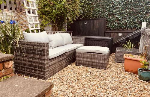 Spacious 5 Bedroom Home in Central Kidderminster with Private Parking and Electric Vehicle Facilities, Easy Access to Birmingham and Nearby Towns - Foto 65