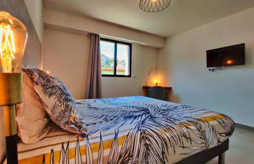 Solaneos propose magnifique T4 neuf sur le port avec Piscine CHAUFFEE - Foto 14