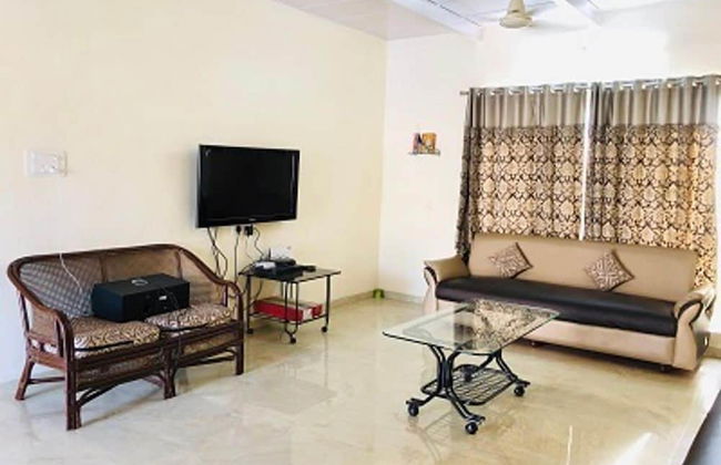 Spicy Mango Malhotra's Pristine Villa - Photo 5