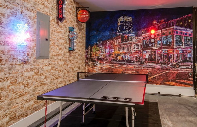 Large Group Lux 3mi Downtown - Rooftop City Views - Photo 3