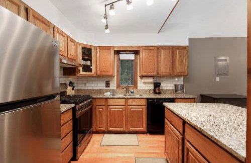 Majestic Escapes Hot Tub Firepit Deck Large Yard - Foto 5