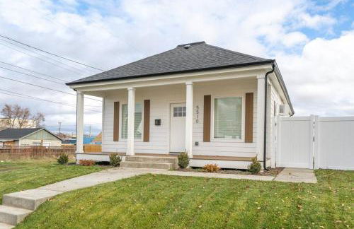 Updated Family Friendly Hillyard Gem NEW HOT TUB! - Foto 37