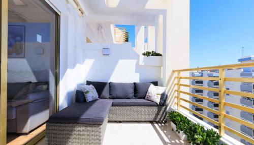 Prime Location Penthouse with Stunning Sea Views - Foto 4