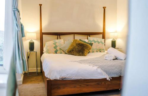 4 Bed House - Sleeps 8 - Free Parking - Manchester - Foto 43