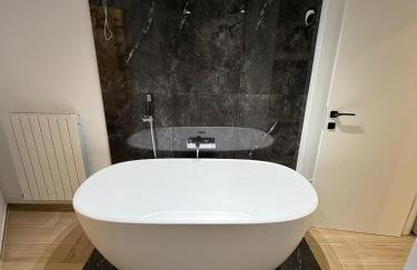 Elegante suite con box privato e vista - Foto 10