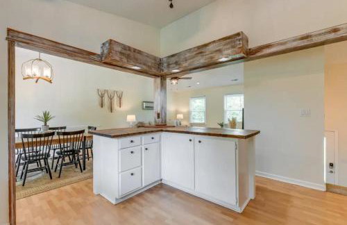 Pet-Friendly Mooresville Escape with Fenced Yard and Lake Access - Foto 32