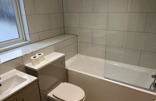 5 Bed Camberley Airport Accommodation - Foto 31