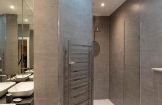 Stunning Central Windsor Town House With Parking - Foto 30