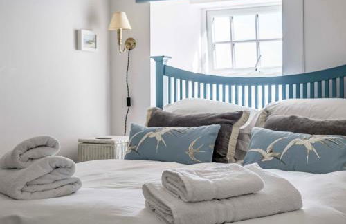 Bodior Garden Cottage Bach - Photo 16