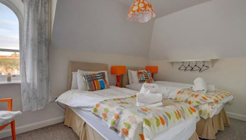 The Old Auction Rooms Lot 2 Central with Private Parking - Photo 5