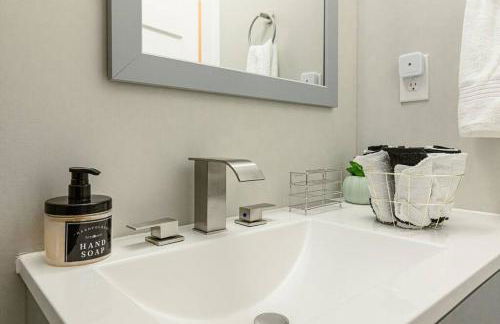 Step into Style Charming RVA Getaway! - Foto 36