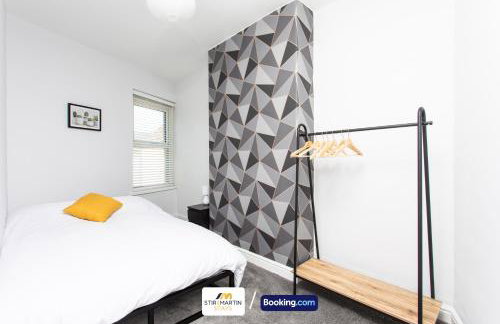 Comfy 3bed House By StirkMartin Stays Short Lets & Serviced Accommodation Cardiff With Free Parking & 8mins to City Centre - Foto 19