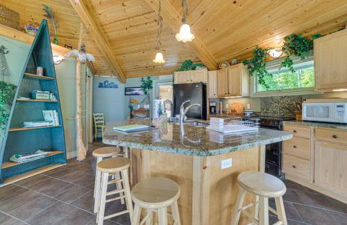 Lakefront Home - Private Dock, Fire Pit and Yard - Foto 7