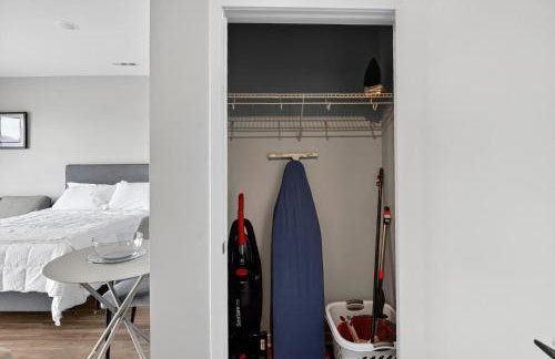 Stylish Downtown Escape Near IU and Cafes - Foto 12