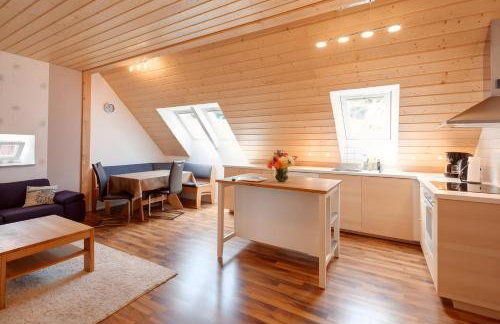 Hof in L i e b e s d o r f - Akelei - Photo 3