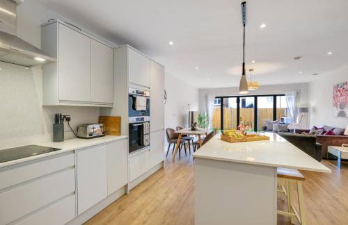 Luxury 5 Bedroom, 4 Bathroom Home in Purley - Foto 71