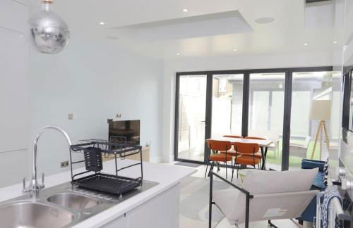 Stylish London Flat with Garden, Close to City - Foto 29
