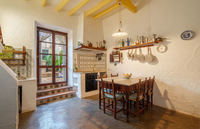 3 bedroom House in Petra with garden - Photo 24