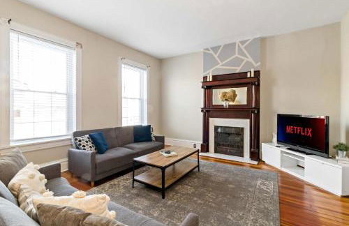 Pet-Friendly Benton Park 1BR Apt with Private Backyard - Foto 1