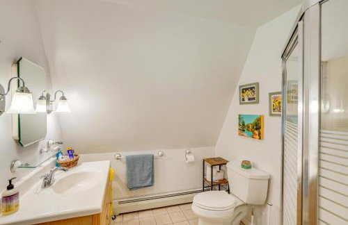 A-Frame Cabin with Furnished Deck in Becket! - Foto 15