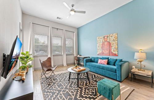 Modern & Chic 1BR Luxury Apts Close to Downtown & Airport - Photo 1