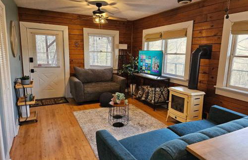 Spring Couples Getaway Hot Tub plus 500Mbps - Foto 13