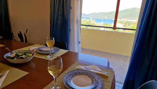 K for Karavomilos - Foto 3