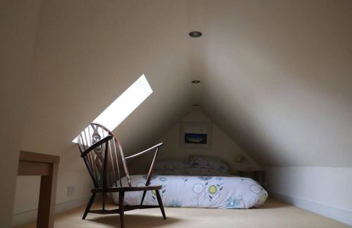 Beach Side Top Floor Property, Balcony & Sea Views - Foto 7