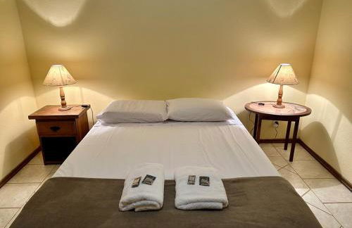 Casa Rústica - 3 vagas de garagem - Pet Friendly com vista para Serra de São José - até 8 hóspedes - Foto 8