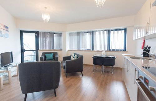 The Quadrant Apartments - Free Parking - Near M4 J16 - By Hamilton Grace - Foto 35