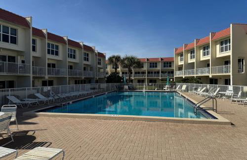 Beautiful Ocean Side 2 Bedroom Condo with Pool - Foto 48