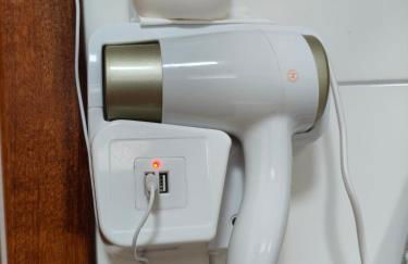 ESPAÇO PÉROLA GUANABARA, 70 Metros do Mar, 4 Suítes independentes COM AR, Área Gourmet Integrada com Piscina,Churrasqueira, 900 Metros de CASTELHANOS, ideal para FAMÍLIAS E AMIGOS - Foto 10