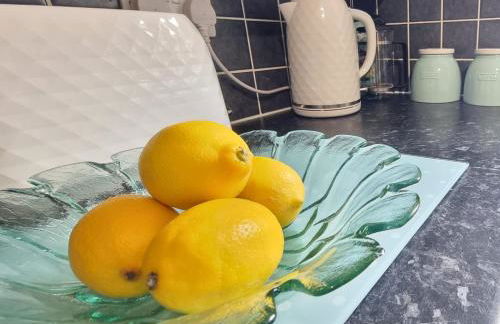 The Pennington Apt with Wifi and FREE Parking Next to Sports Village - Foto 40